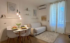 V&C Home Rental Specialist Appartamenti Fronte Lago Maggiore
