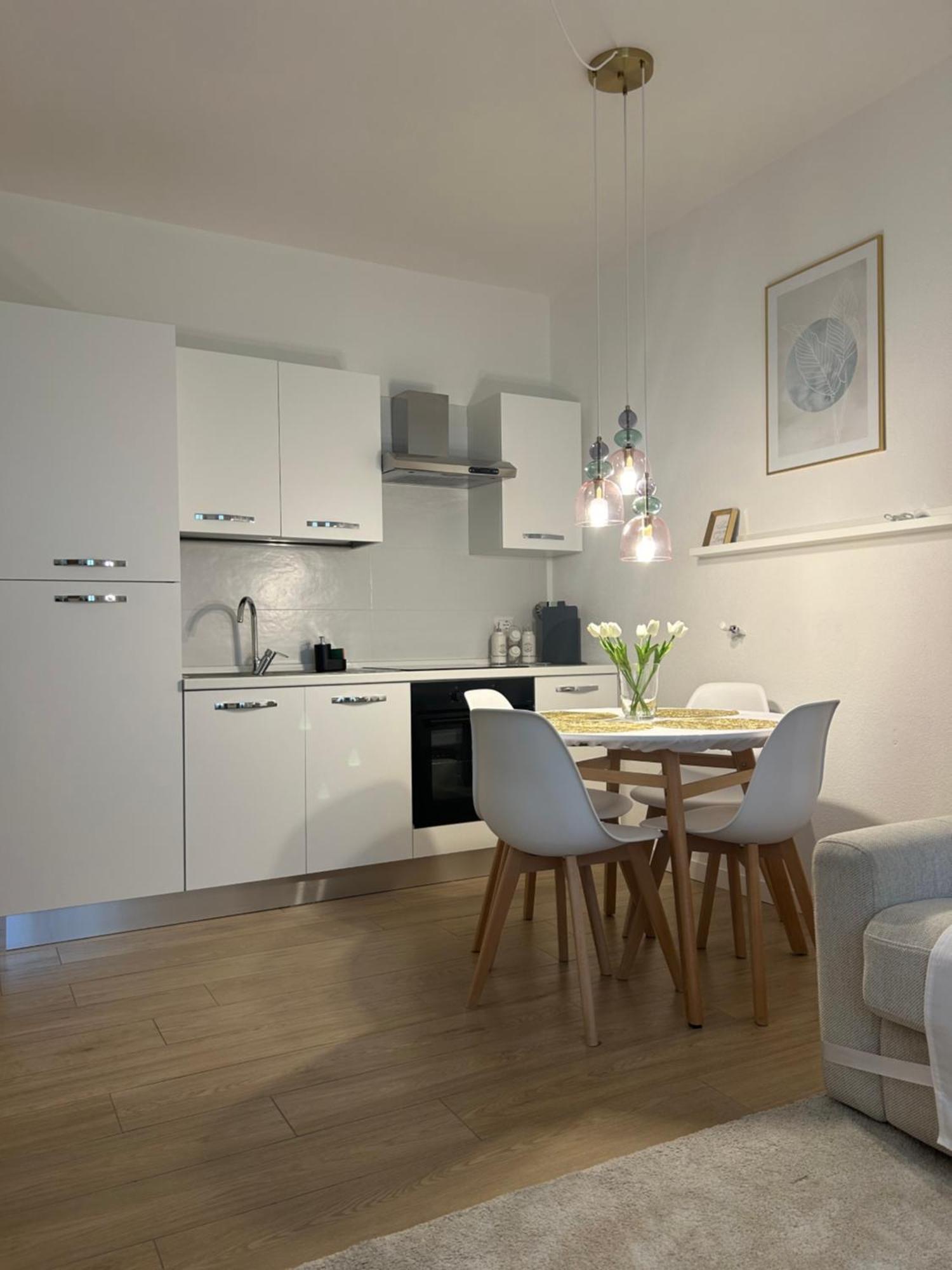 V&C Home Rental Specialist Appartamenti Fronte Lago Maggiore Germignaga Exterior foto